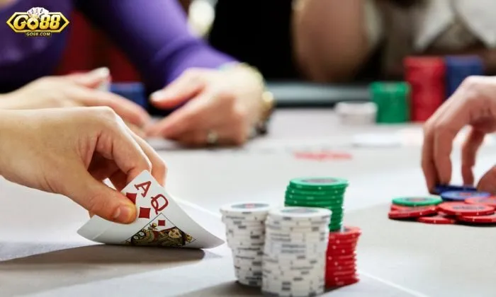 Các loại cược bạn cần biết khi chơi Poker